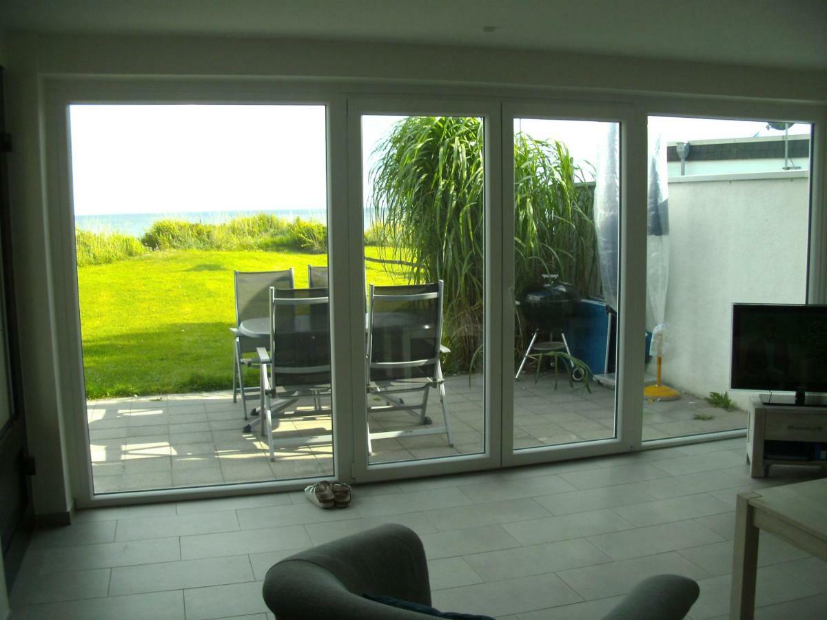 Ostseestrandhuus, Einzigartige Seelage โกรสเซนโบรเดอ ภายนอก รูปภาพ